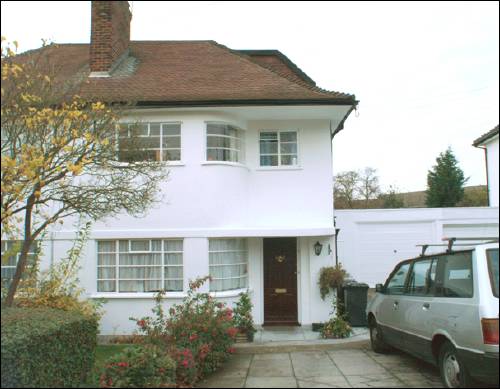 46 Howard Walk